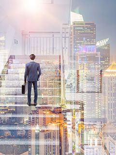 山洪爆发时,拒绝救危房里的孕妇