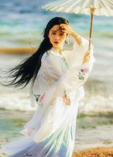 《财迷王妃：王爷，借个宝贝》小说章节精彩试读 顾久拧容墨小说全文